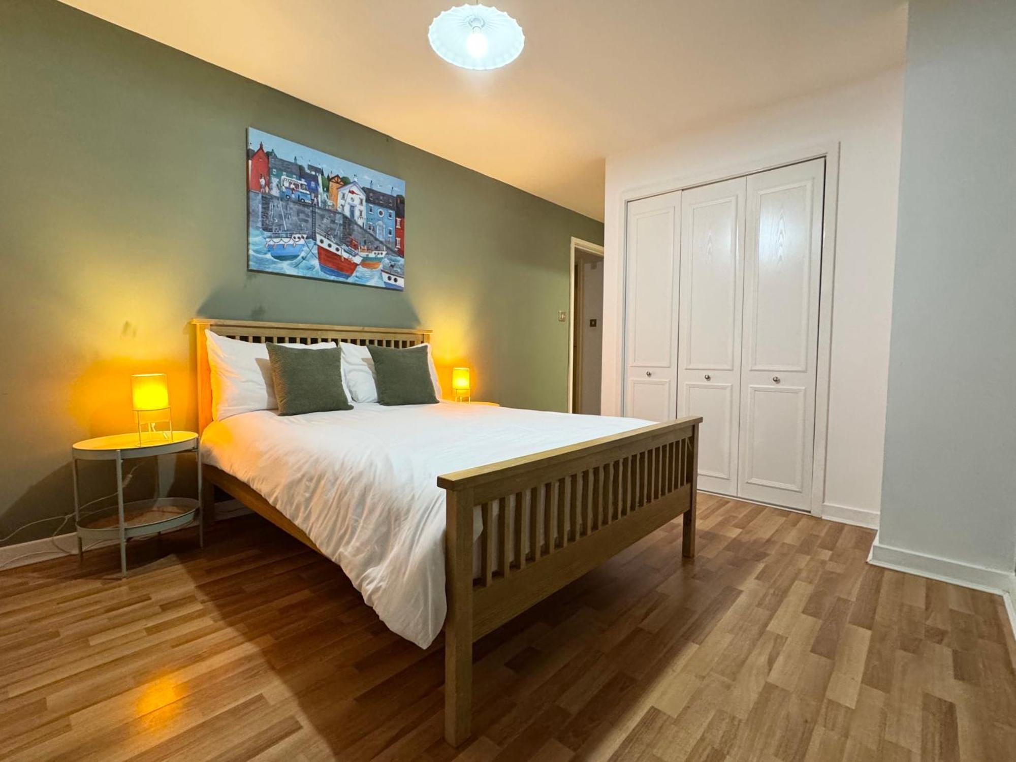Spacious Home Near Royal Mile With Free Parking, Lift And Sunny Balcony — Photos 1